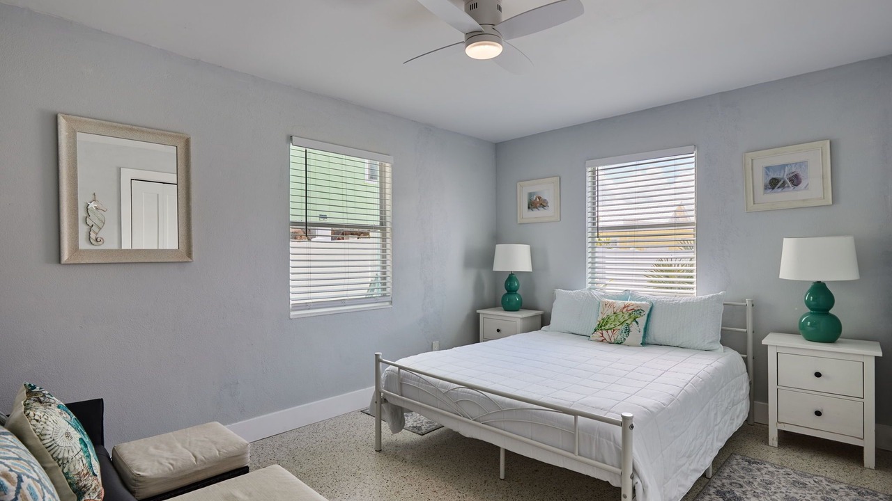 Photo of Bedroom in Mid Island