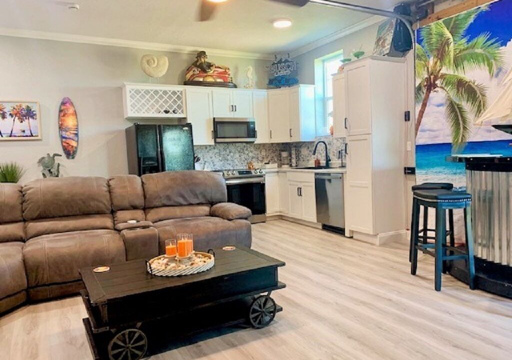 Photo of Livingroom in South Gulf Cove