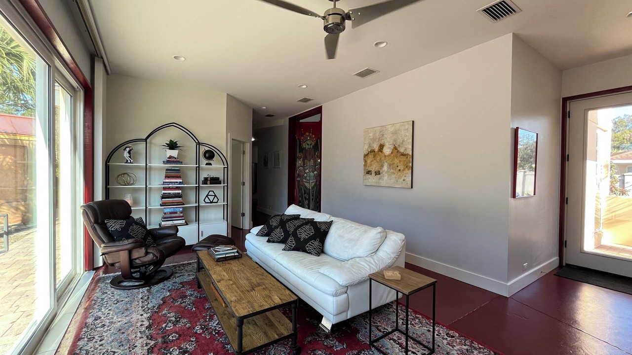 Photo of Livingroom in Ringling Park
