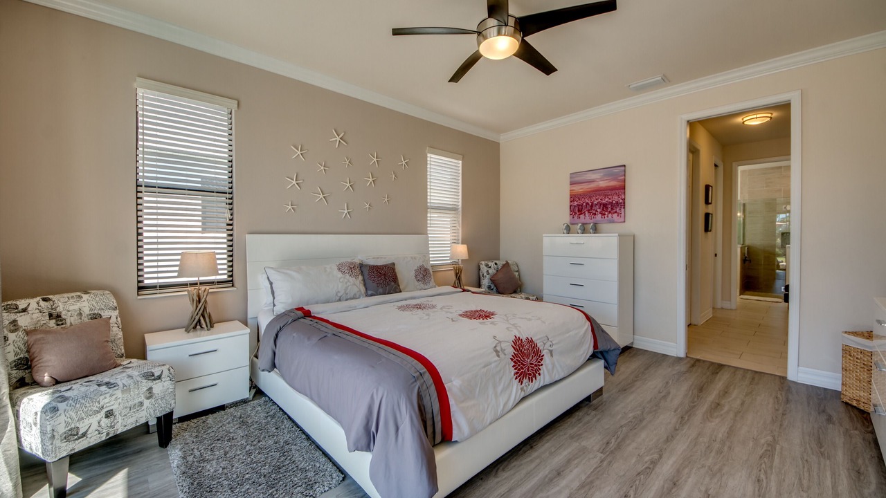 Photo of Bedroom in Yacht Club