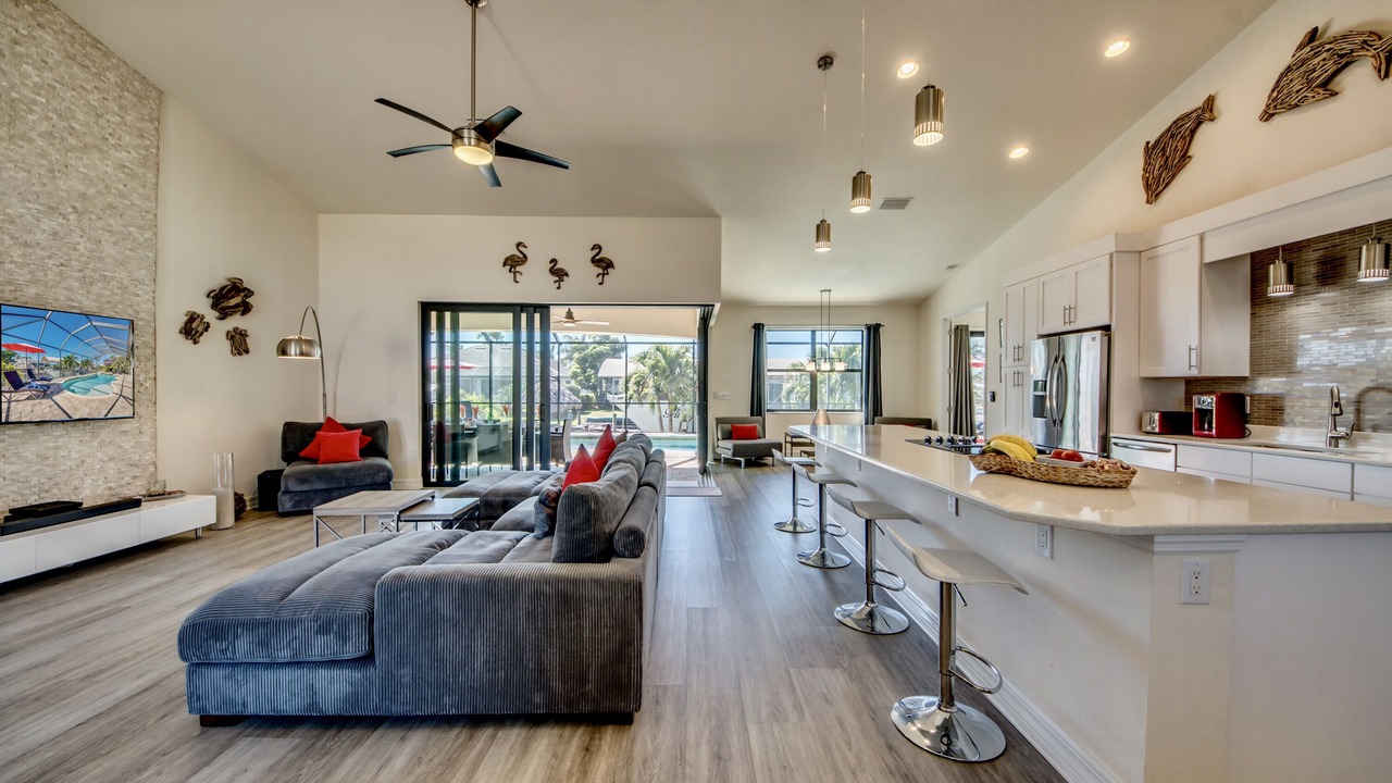 Photo of Livingroom in Yacht Club