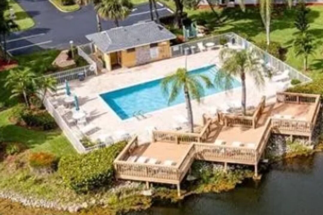Photo of Outdoor in Imperial Golf Estates