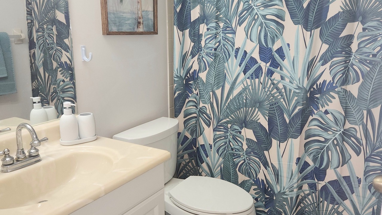 Photo of Bathroom in Imperial Golf Estates