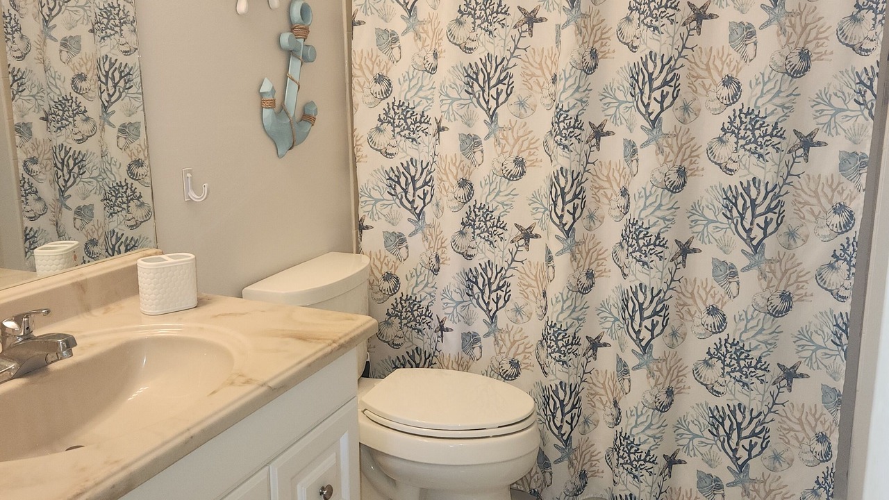 Photo of Bathroom in Imperial Golf Estates