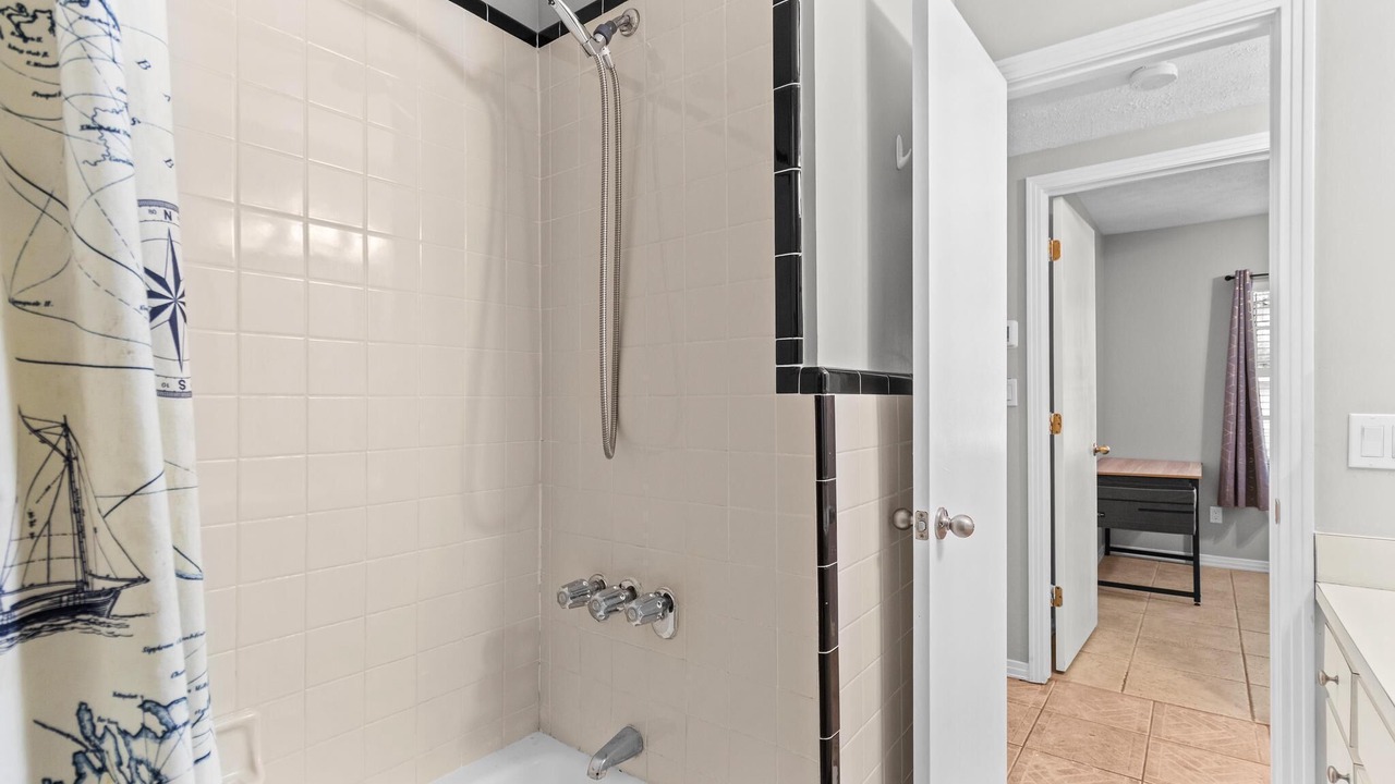 Photo of Bathroom in Temple Crest