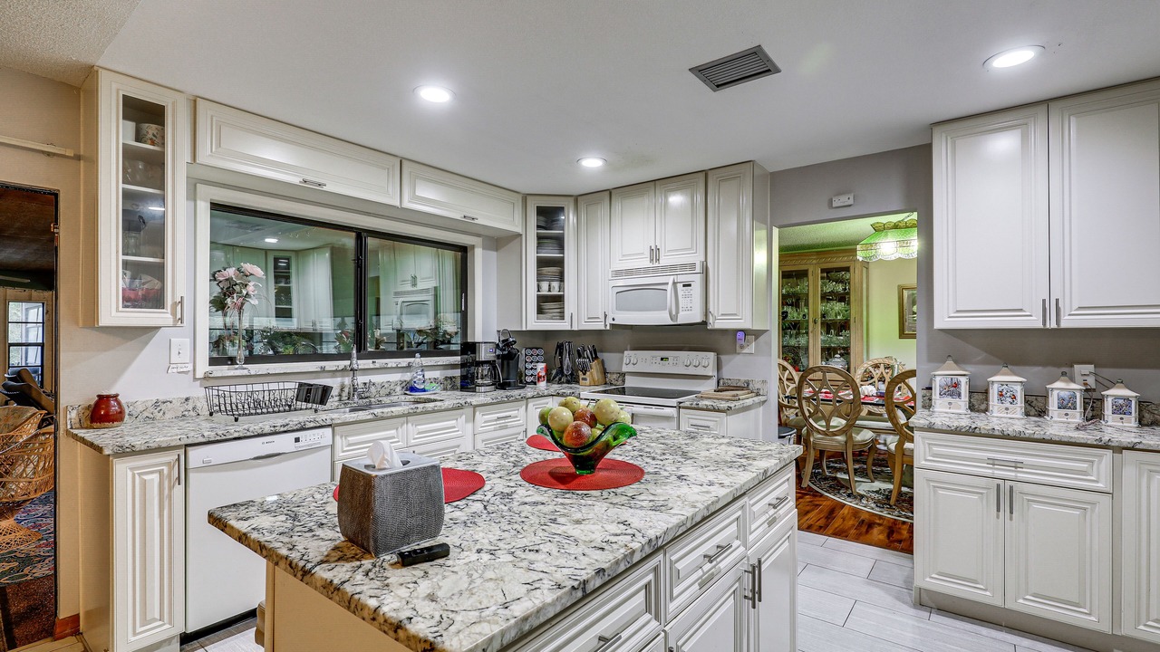 Photo of Kitchen in Limona Improvement