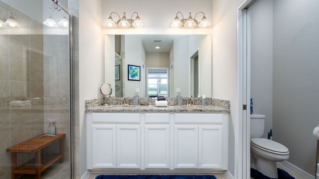 Photo of Bathroom in Naples