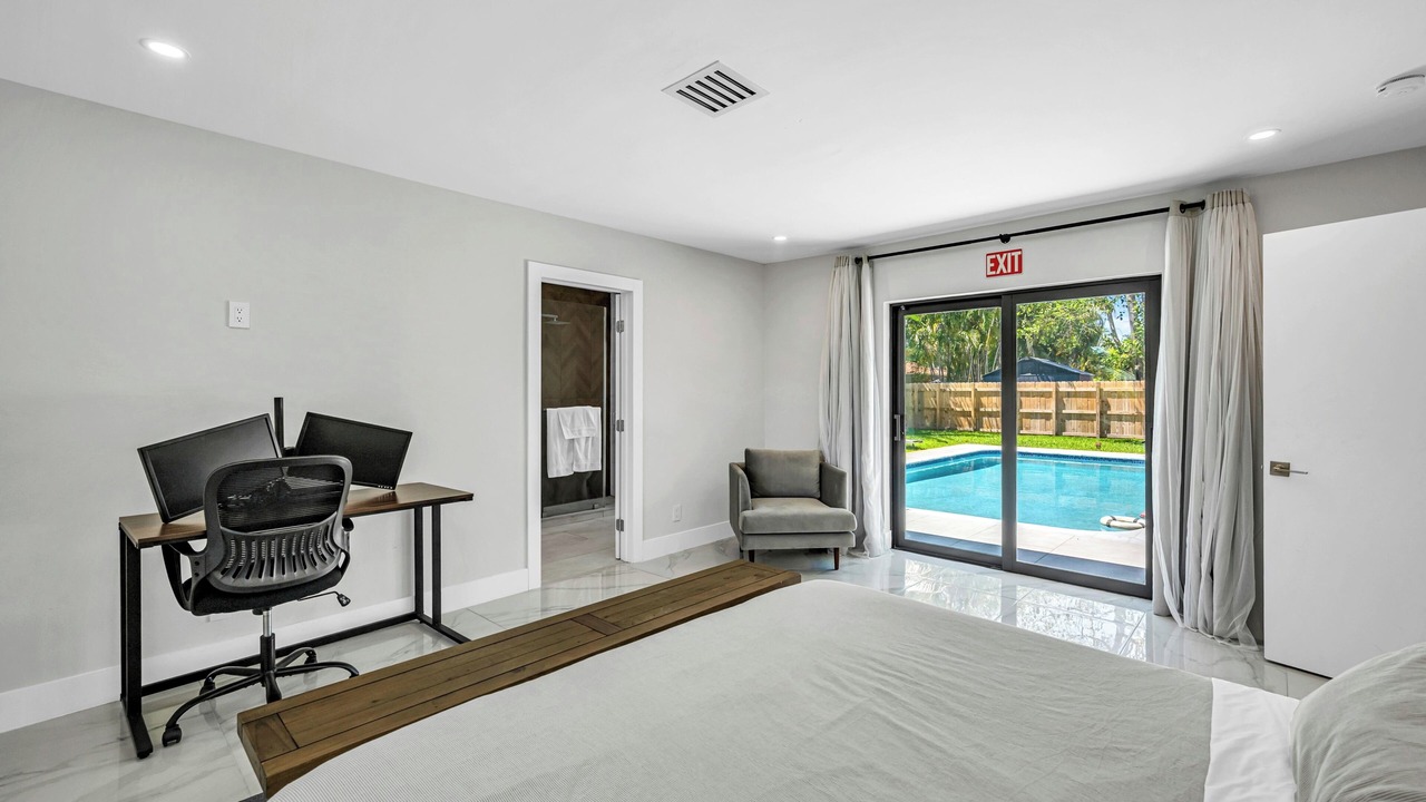 Photo of Bedroom in Emerald Hills