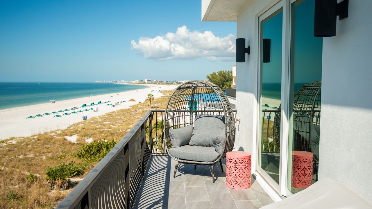 Photo of Patio Balcony in Treasure Island