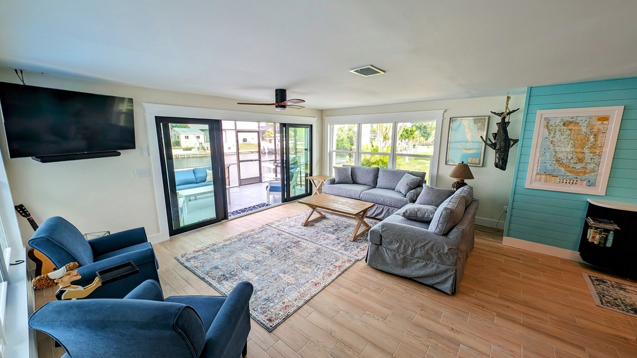 Photo of Livingroom in Saint James City