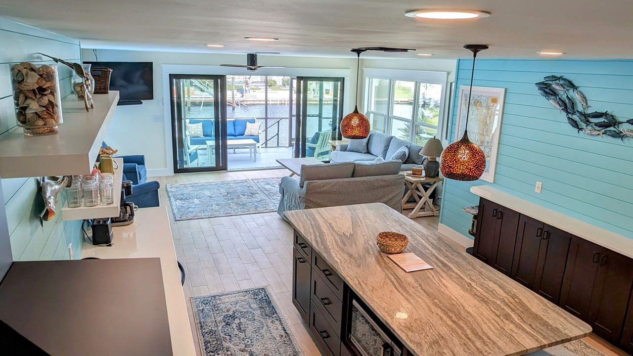 Photo of Livingroom in Saint James City