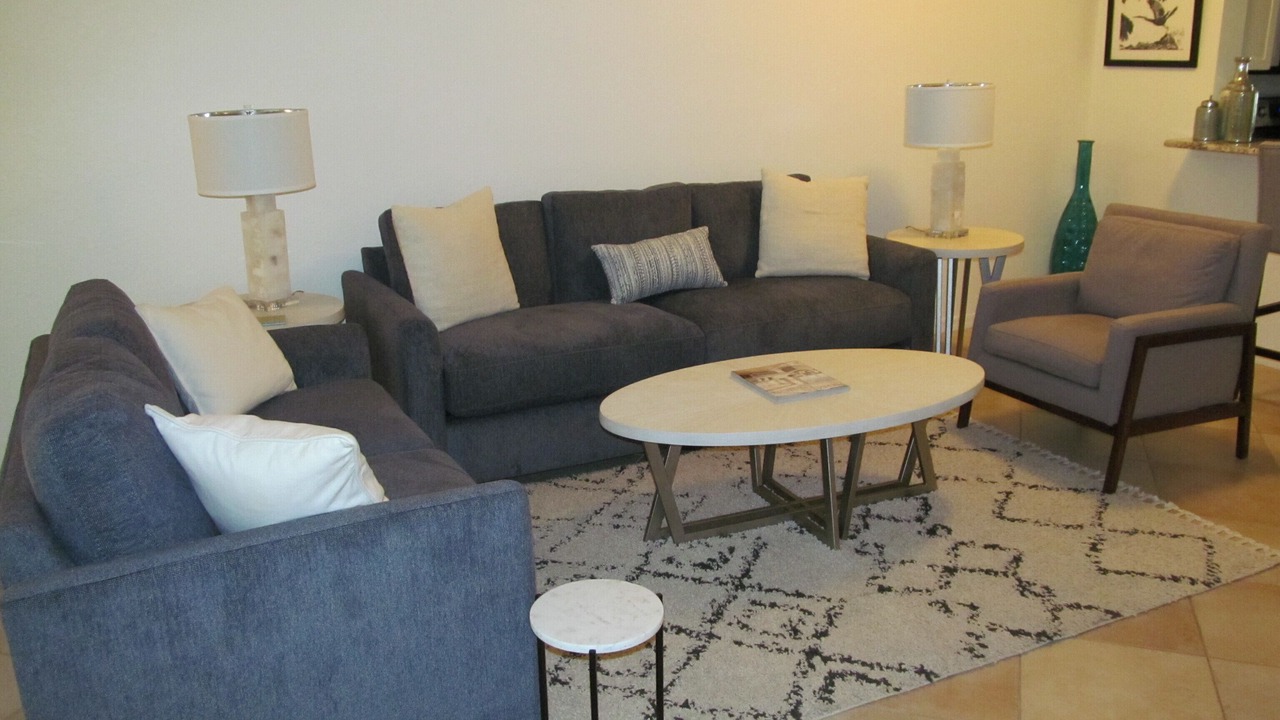 Photo of Livingroom in Pelican Bay