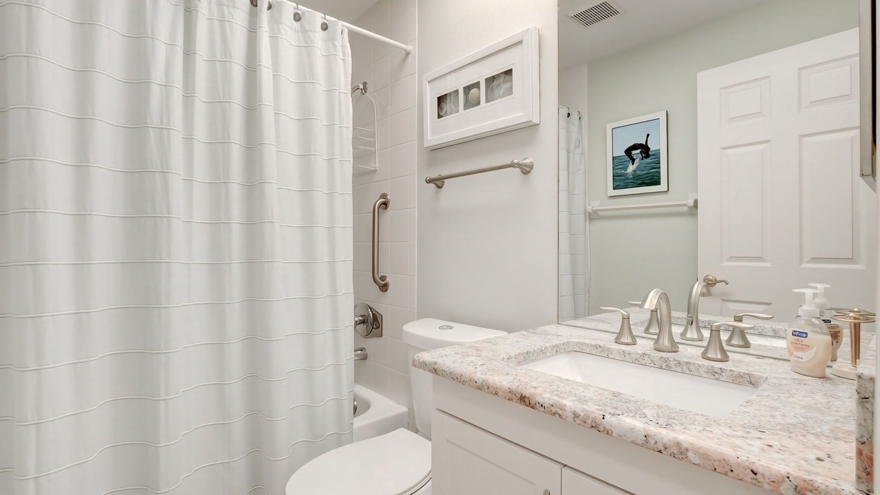 Photo of Bathroom in Pelican Bay