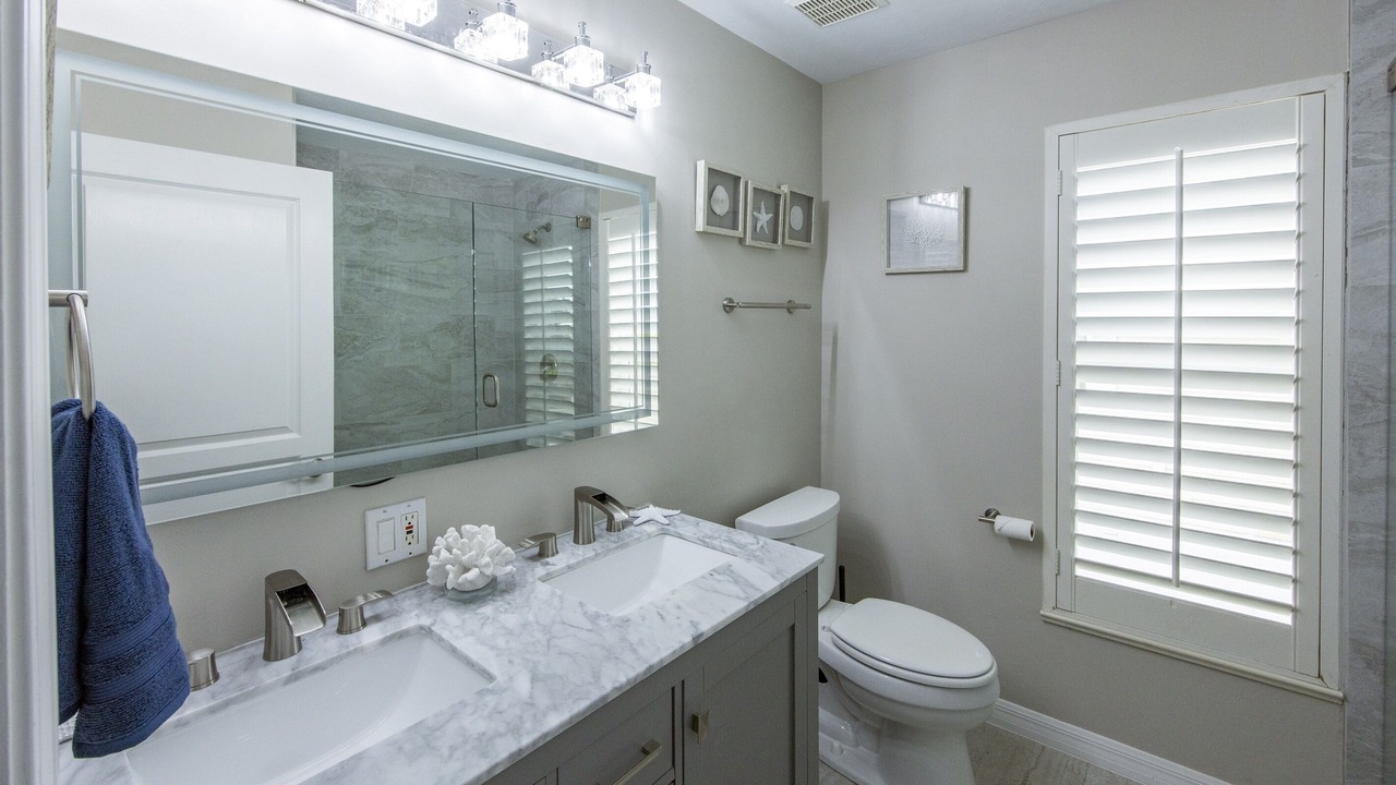Photo of Bathroom in Isles of Capri