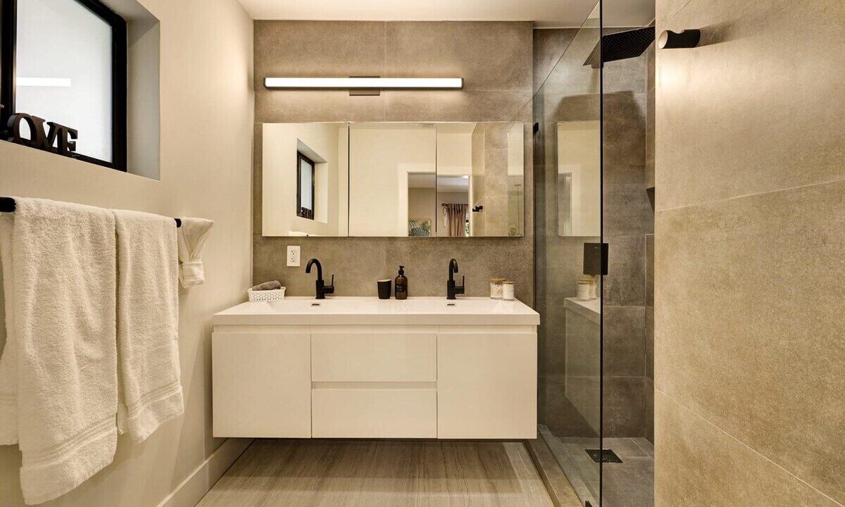 Photo of Bathroom in Spring Garden
