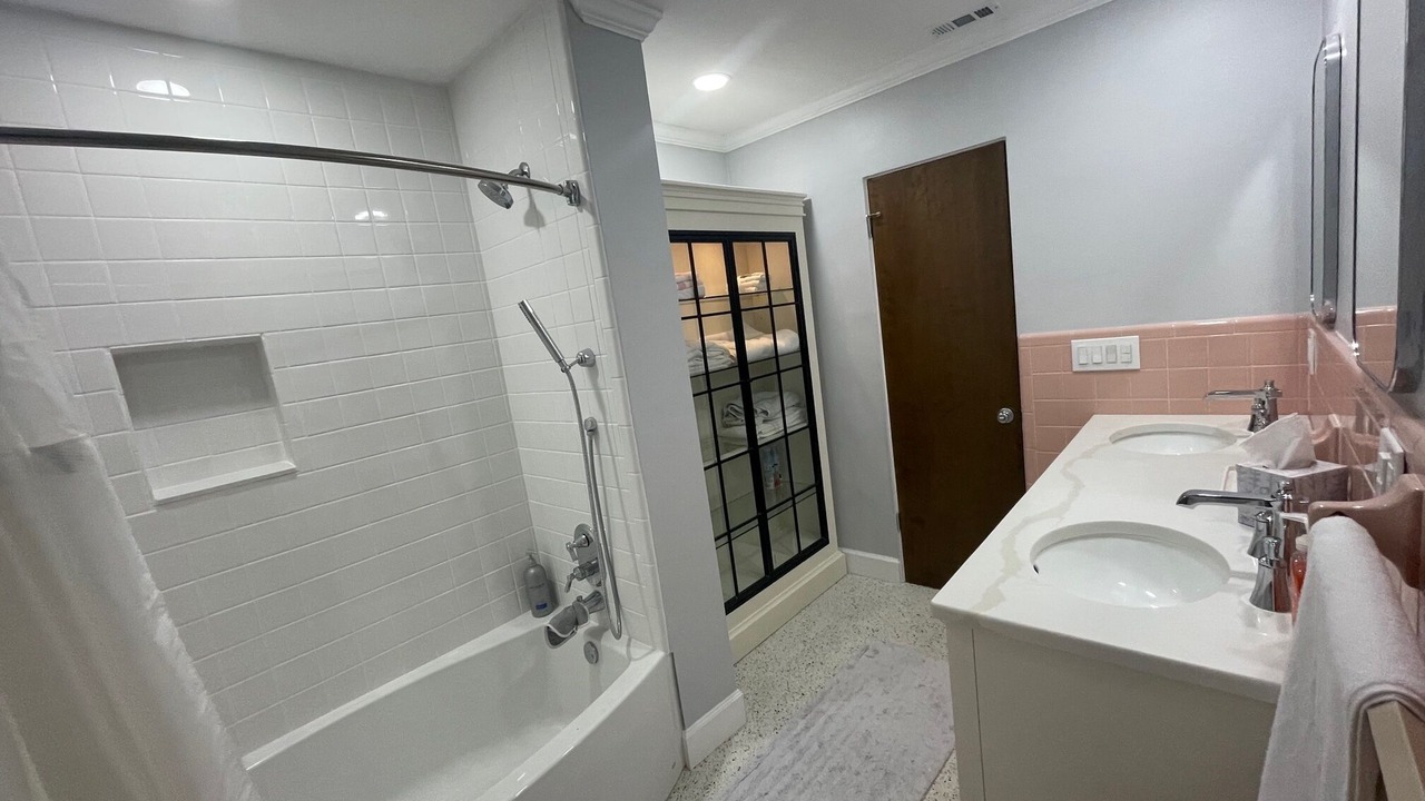 Photo of Bathroom in Belle Vista