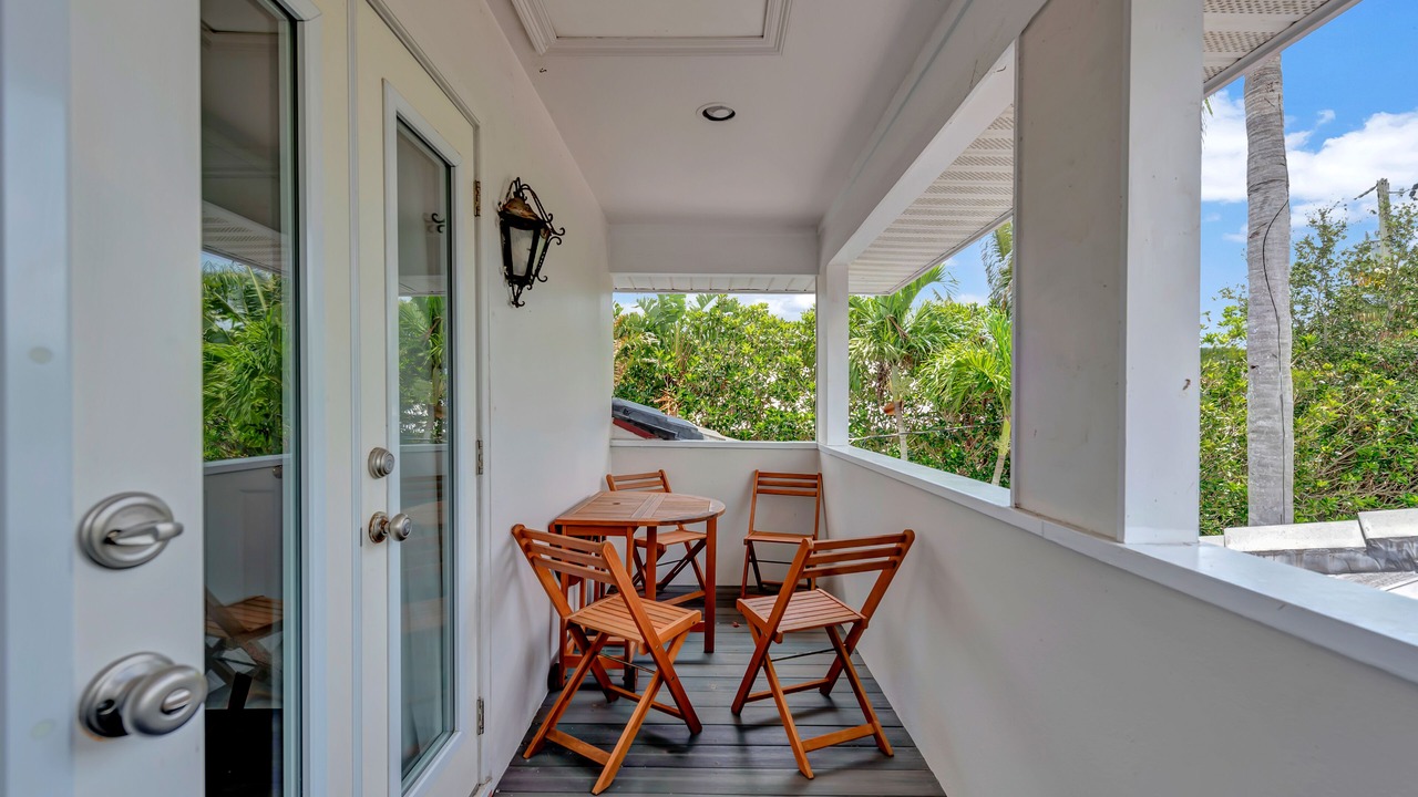 Photo of Patio Balcony in Central Beach