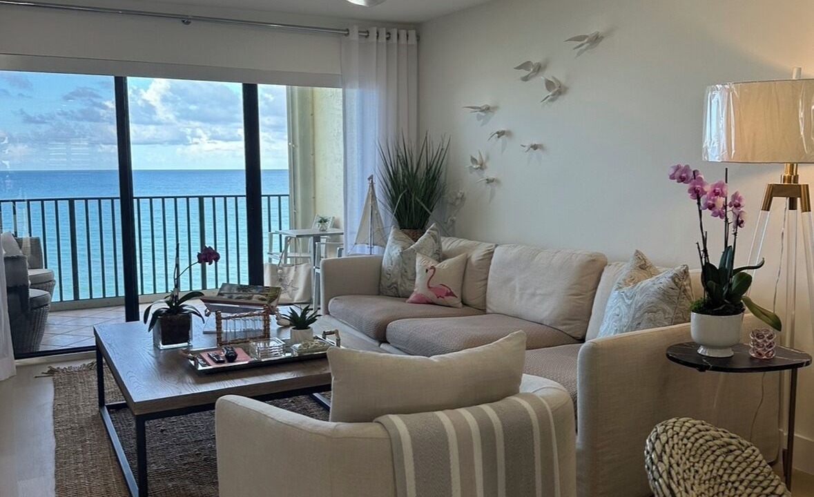 Photo of Livingroom in Hutchinson Island South