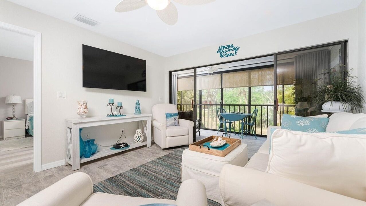 Photo of Livingroom in Grove City
