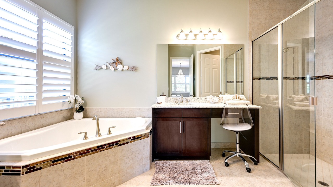Photo of Bathroom in Naples