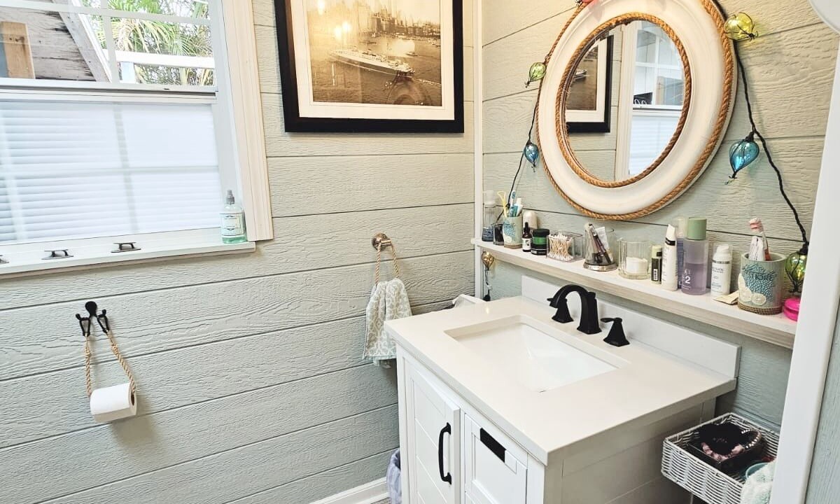 Photo of Bathroom in Naples Park