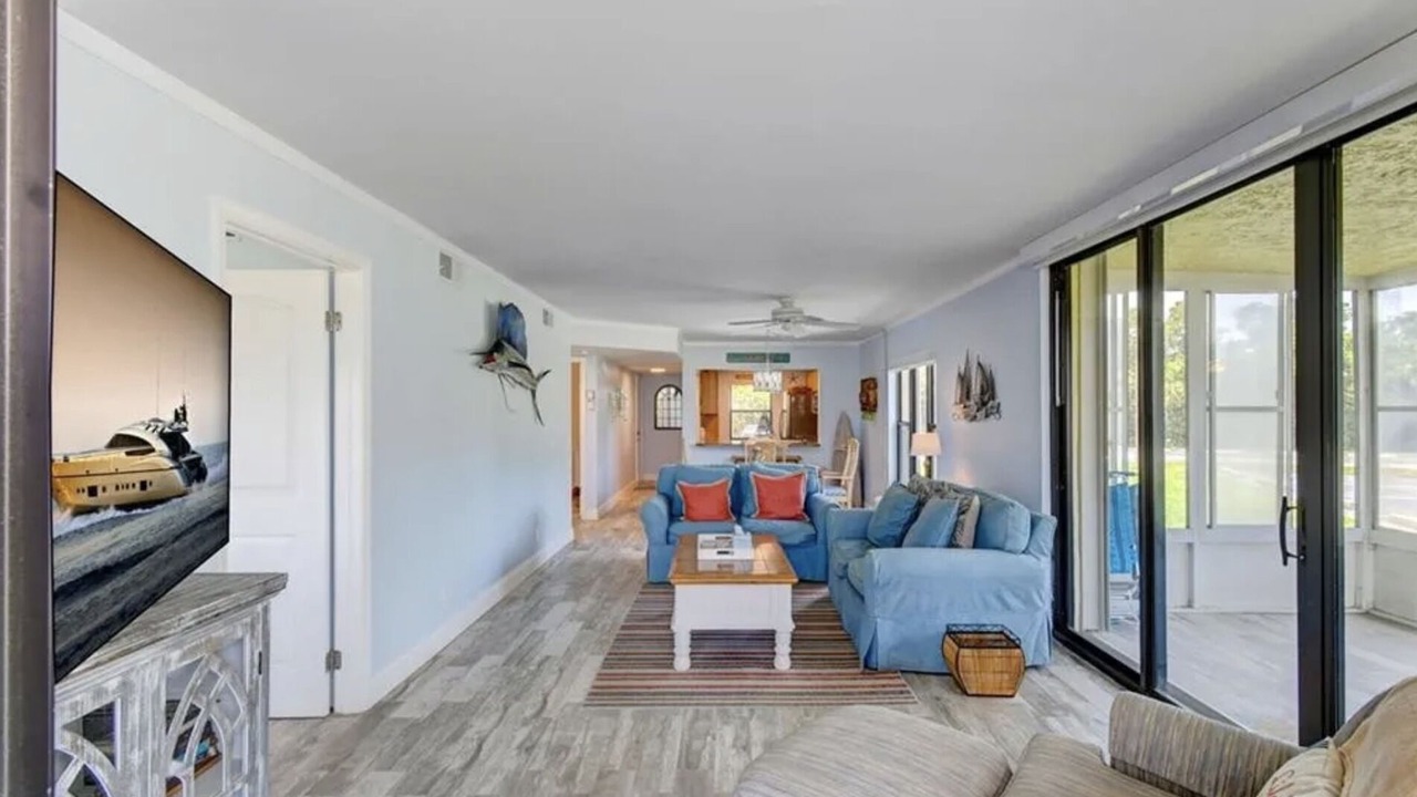 Photo of Livingroom in Hutchinson Island South