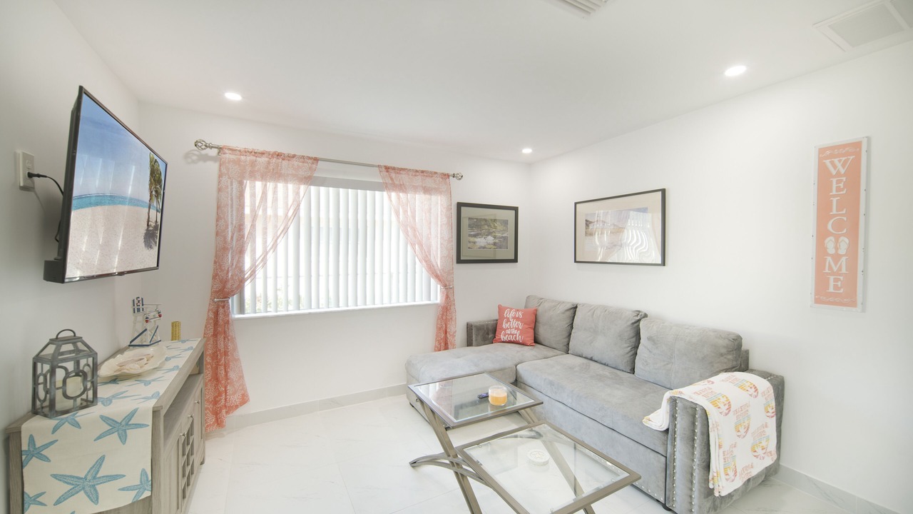 Photo of Livingroom in Caloosahatchee