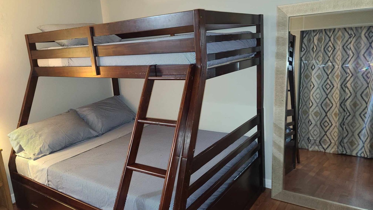 Photo of Bedroom in Timberlane Woodlake