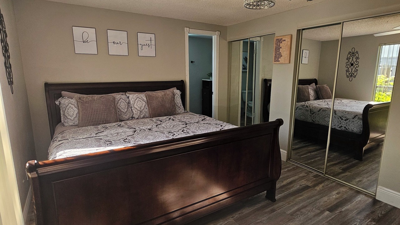 Photo of Bedroom in Timberlane Woodlake