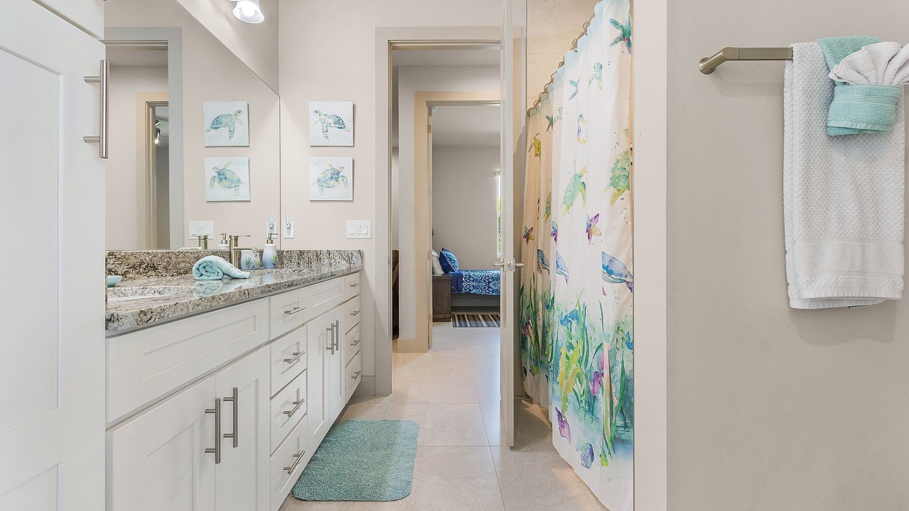 Photo of Bathroom in Caloosahatchee