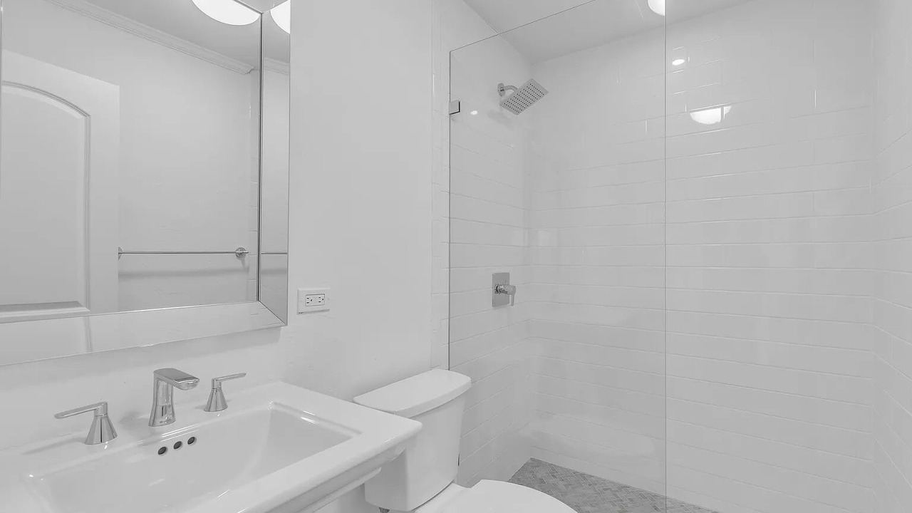 Photo of Bathroom in Venetian Shores
