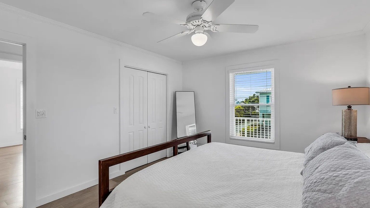 Photo of Bedroom in Venetian Shores