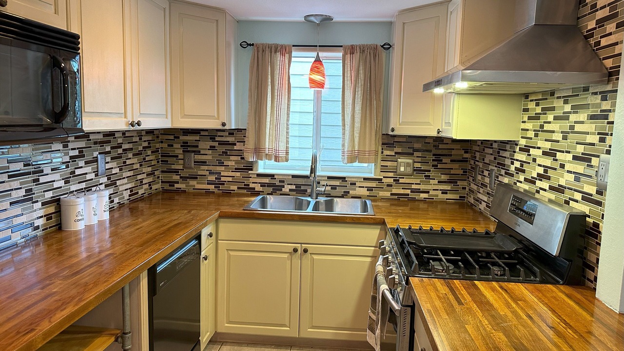 Photo of Kitchen in Flora Villa