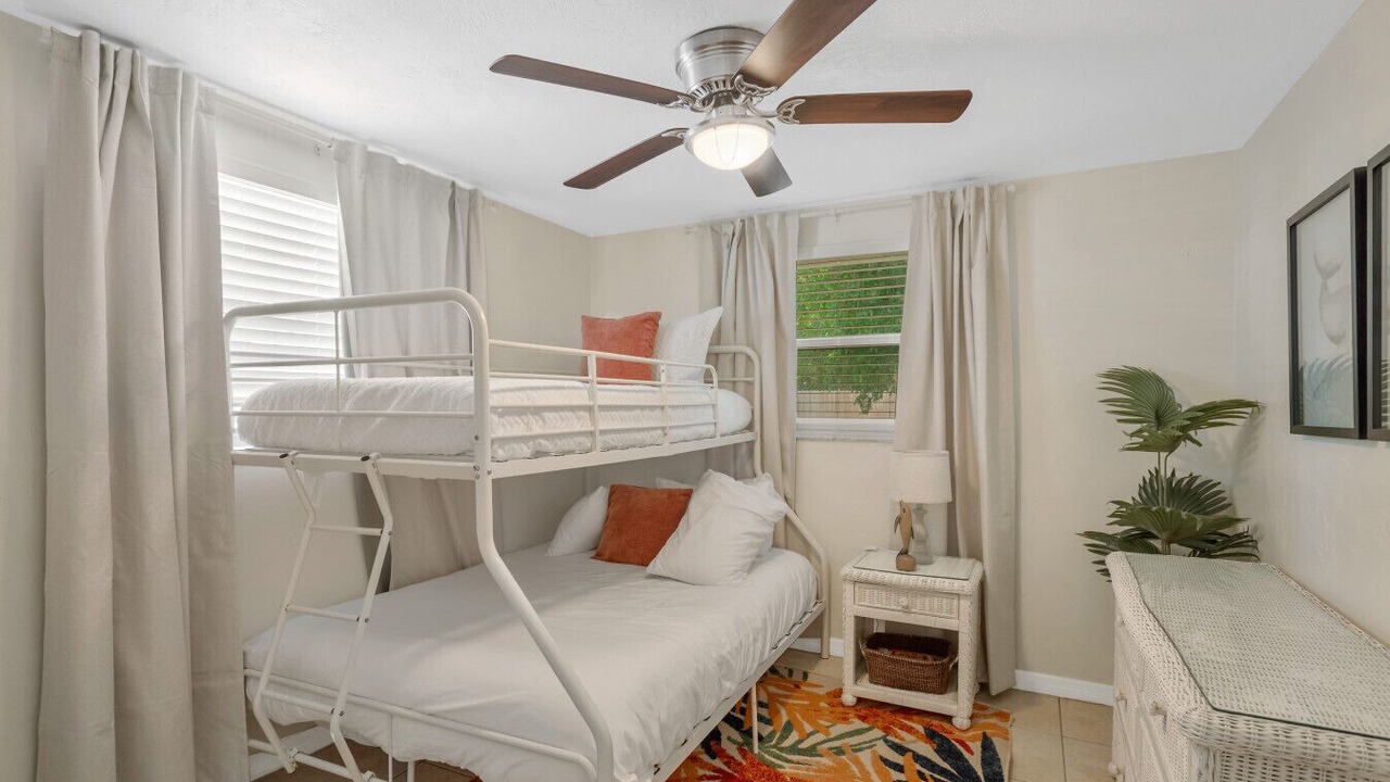 Photo of Bedroom in Gulf Gate Estates