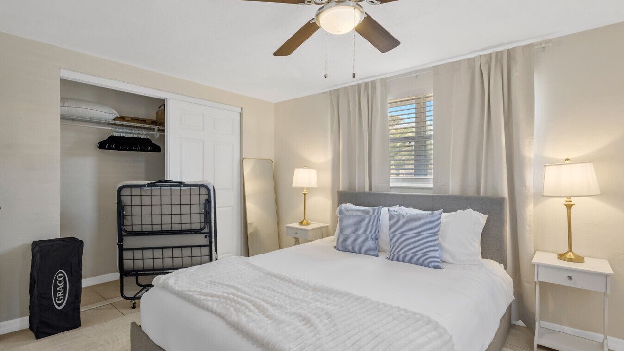 Photo of Bedroom in Gulf Gate Estates