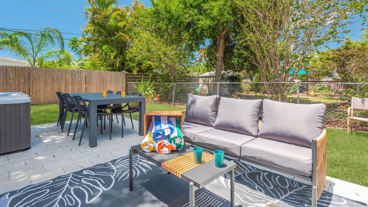 Photo of Outdoor in Gulf Gate Estates