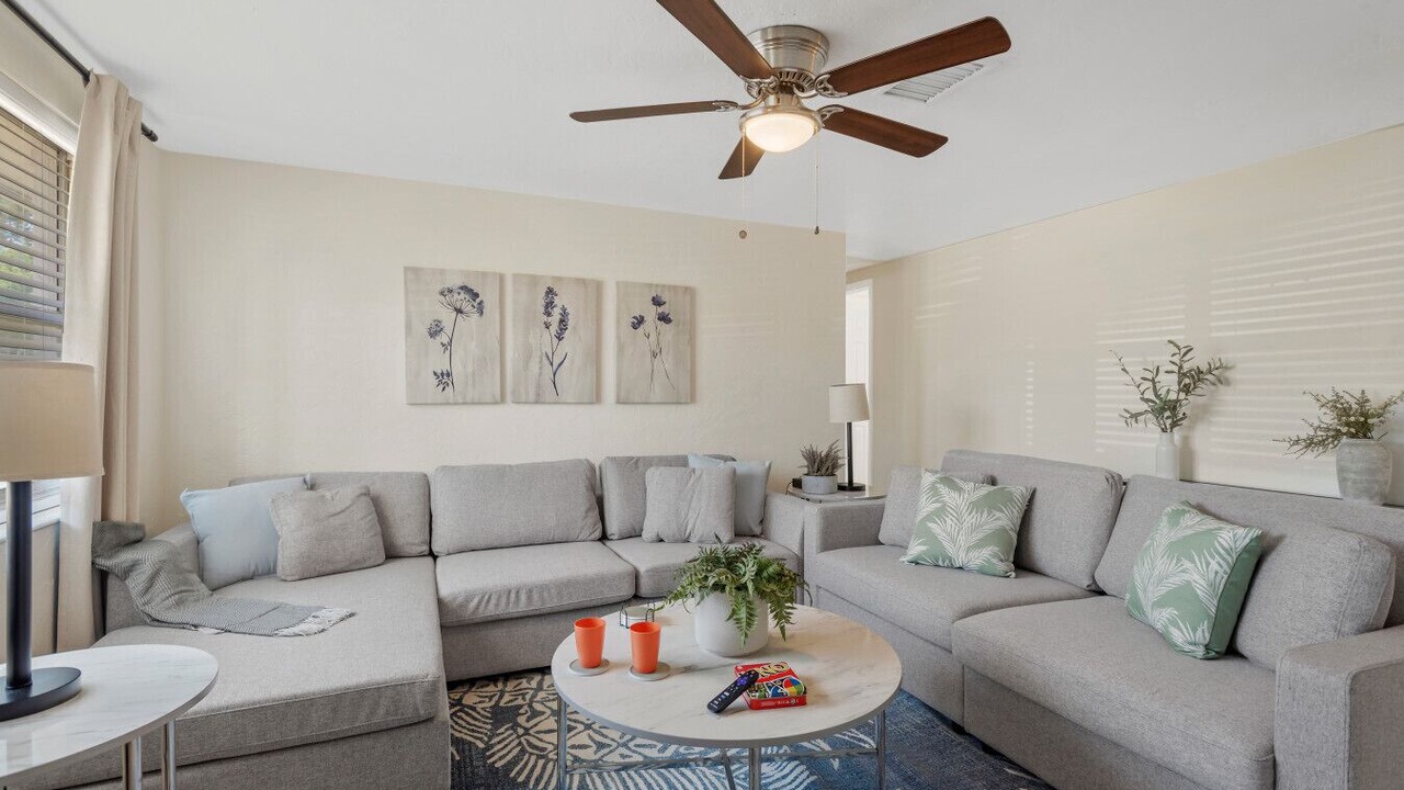 Photo of Livingroom in Gulf Gate Estates