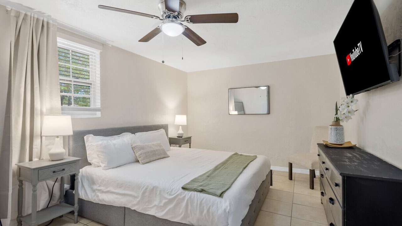 Photo of Bedroom in Gulf Gate Estates