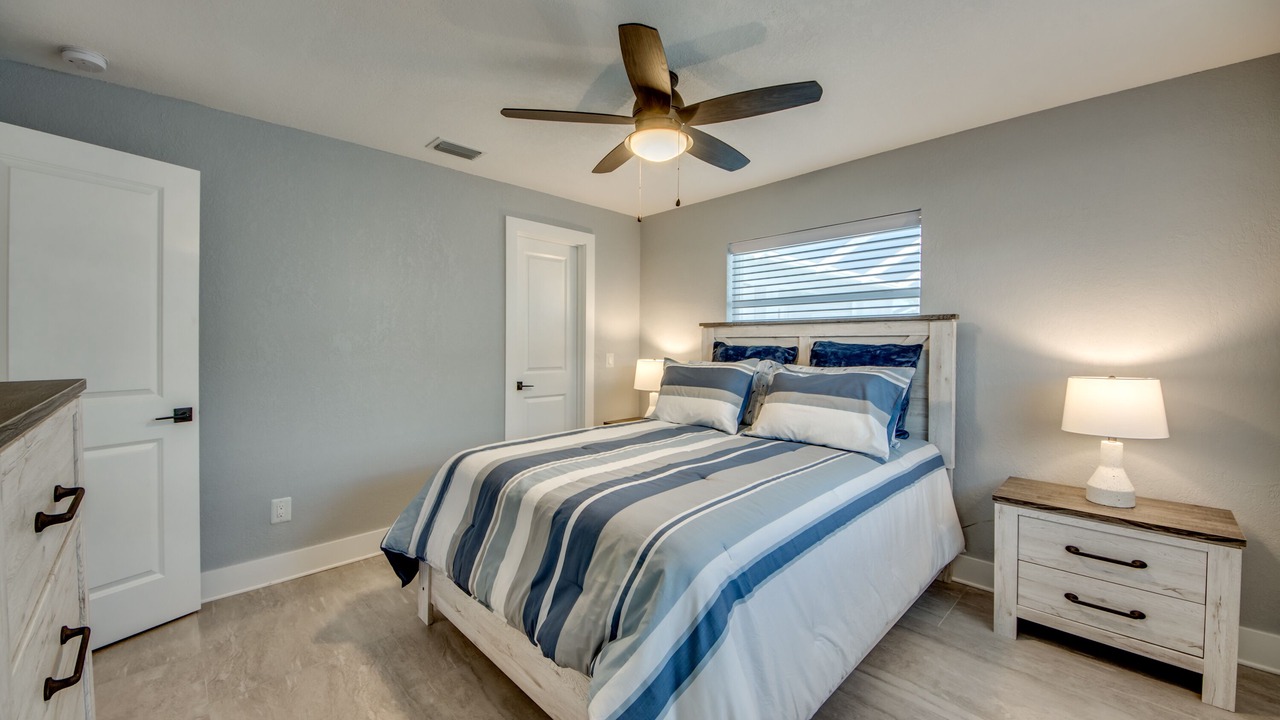 Photo of Bedroom in Yacht Club