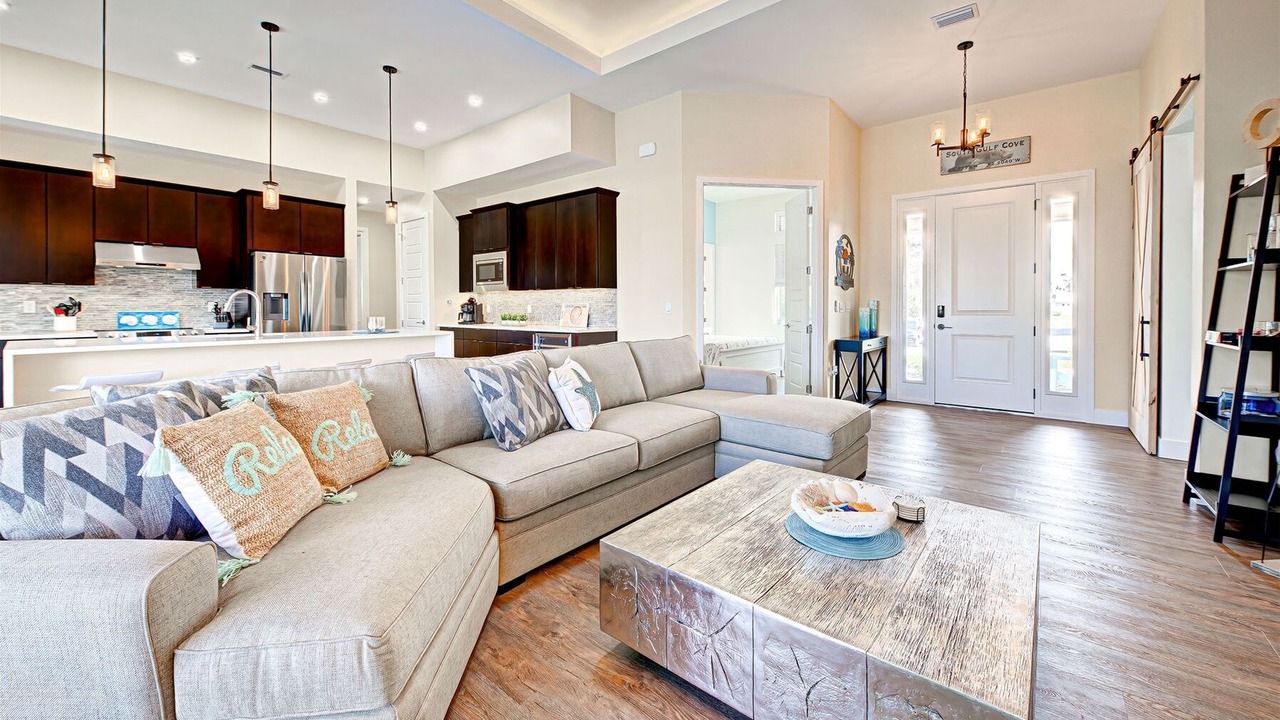 Photo of Livingroom in South Gulf Cove