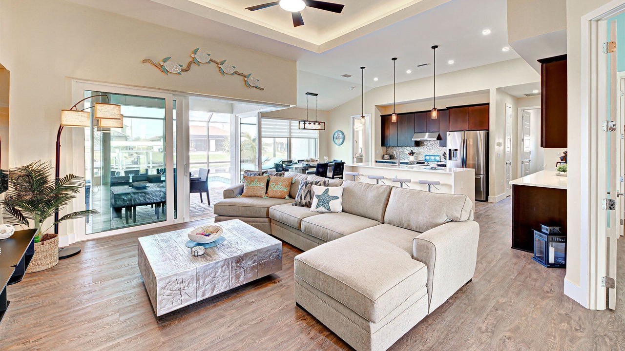 Photo of Livingroom in South Gulf Cove