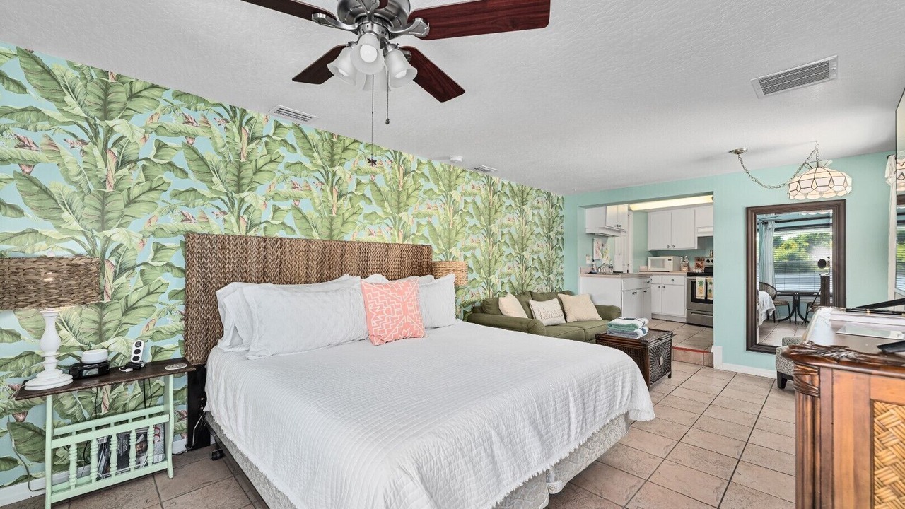 Photo of Bedroom in Historic Downtown Melbourne