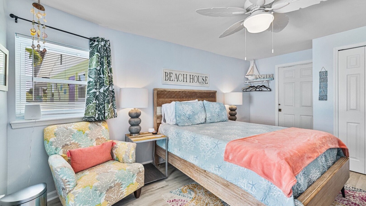 Photo of Bedroom in Historic Downtown Melbourne