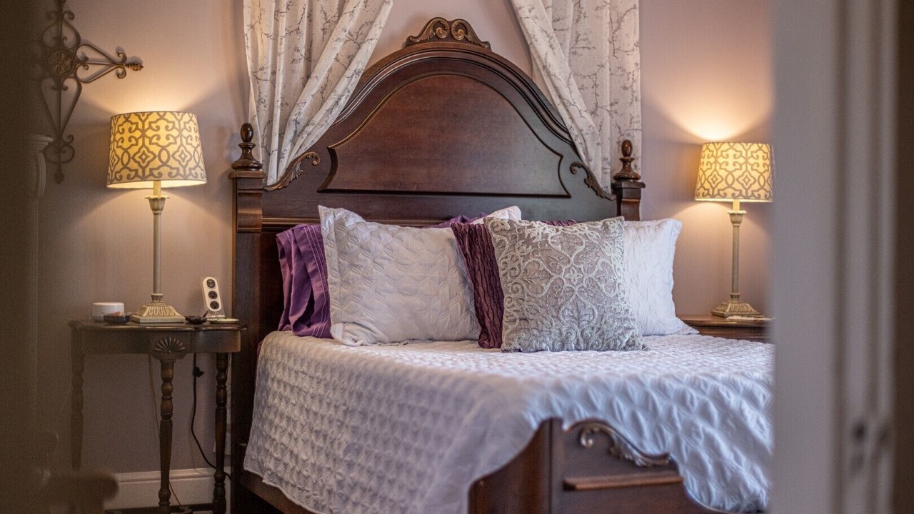 Photo of Bedroom in Historic Downtown Melbourne