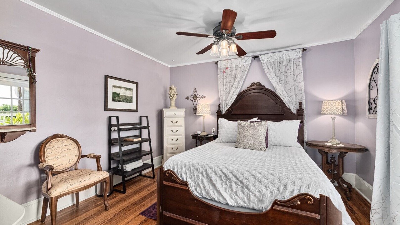 Photo of Bedroom in Historic Downtown Melbourne