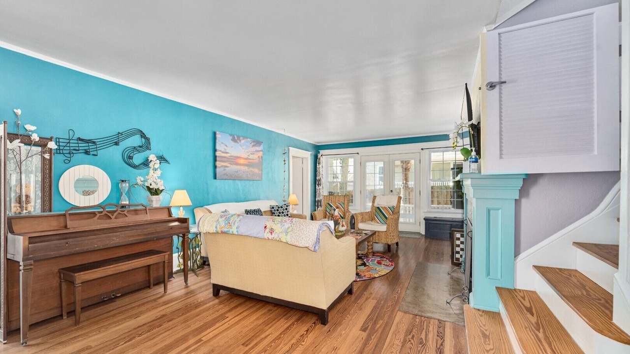 Photo of Livingroom in Historic Downtown Melbourne