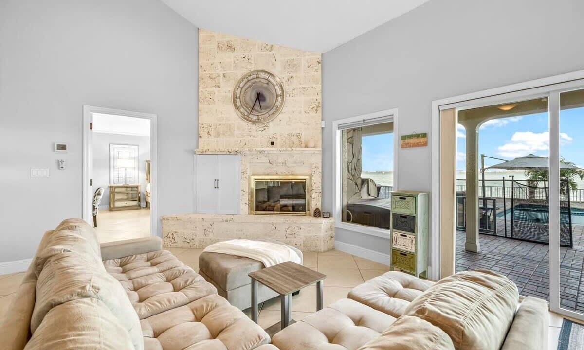 Photo of Livingroom in Sanders