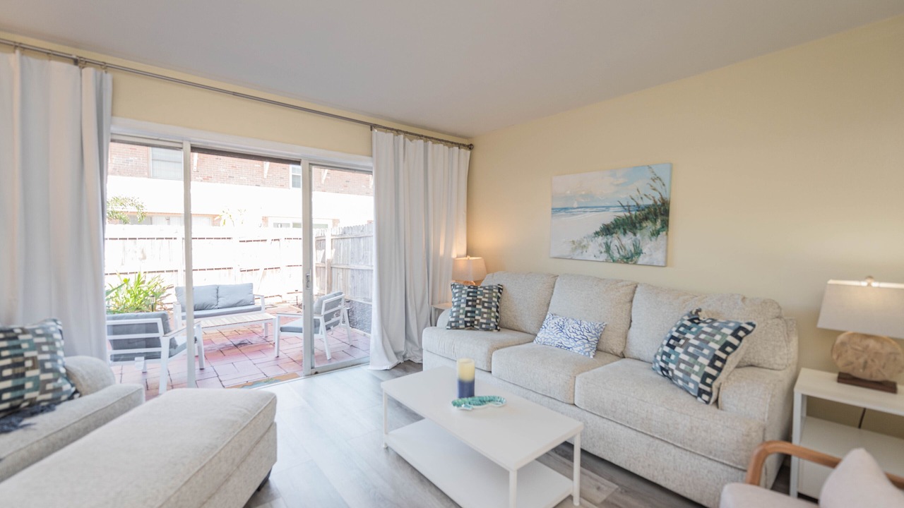 Photo of Livingroom in Indian Harbour Beach