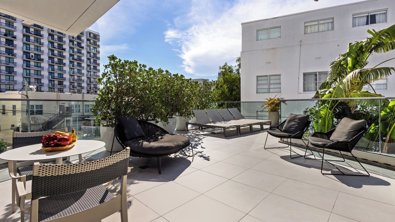 Photo of Patio Balcony in Flamingo/Lummus