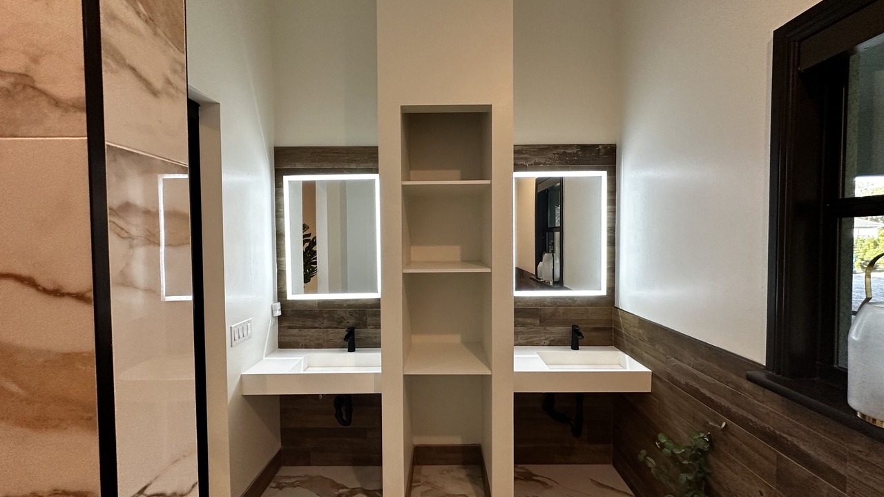 Photo of Bathroom in Oakes Estates